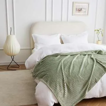 Simple&Opulence Sage Green Throw Blanket for Couch-Super Soft Fluffy Blankets for Women 50x70 Inches Cozy Lightweight Fleece Blanket for Home Decor