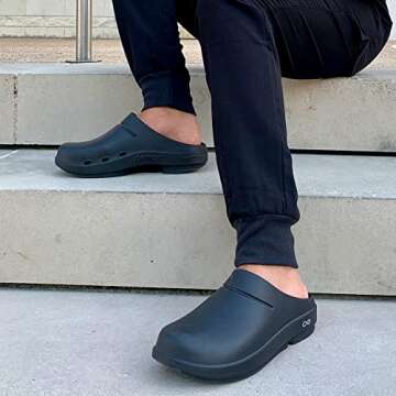 OOFOS OOcloog Recovery Clog, Black - Women’s Size 12, Men’s Size 10