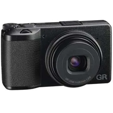 Ricoh GR IIIx, Black, Digital Compact Camera with 24MP APS-C Size CMOS Sensor, 40mmF2.8 GR Lens (in The 35mm Format)