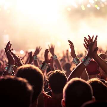 SALAV 11 Pcs Friendship Bracelets, Inspired Letter Bracelets Set, Colorful Stretchy Heishi Preppy Bracelets, Singer Music Lovers Fans Concert Merch Gifts for Women Favors