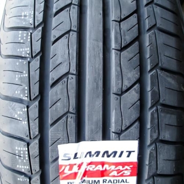 Summit Ultramax HP All-Season Tire 215/55R16 97H