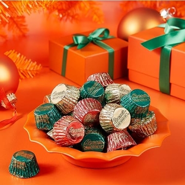 REESE'S Miniatures Christmas Candy Bulk Bag 34.1 oz