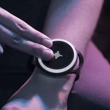Soundbrenner Pulse: Vibrating Metronome for All Instruments