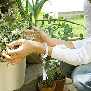 Weixiltc Bracelet Keychain Wristlet, Silicone Bead Key Ring Bracelet for Women (White)