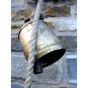 Carfar Handicrafts Shabby Chic Country Style Rustic Metal Hanging Giant Cow Bells, 76 cm Length, Antique Gold, 4 Count