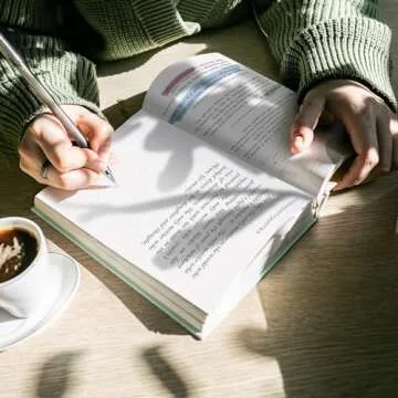 JUBTIC Reading Journal - Book Journal Reading Log for Review and Track Your Reading Progress - Gift Book Accessories for Book Lovers and Voracious Readers - 75 Books，A5 Size (Pastel Green)