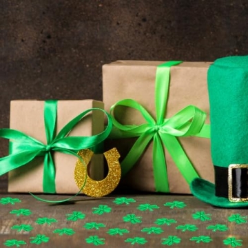 Leesgel 740pcs Shamrock Confetti for Festive Decor