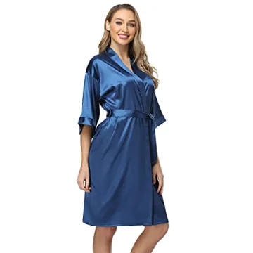 Elegant Women's Pajamas Set with Soft Robe for Comfort