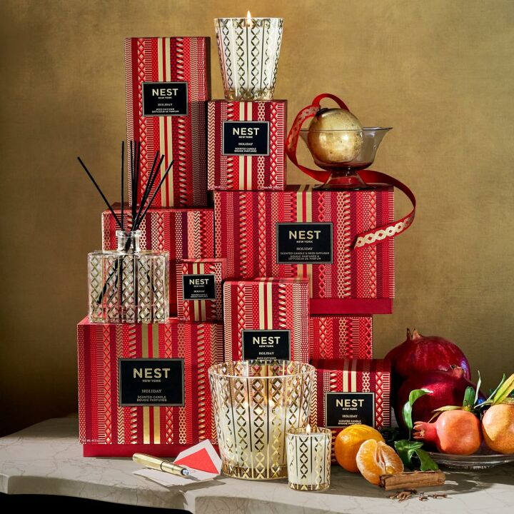 NEST Holiday Classic Scented Candle for Cozy Vibes