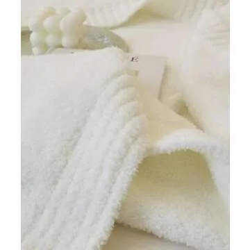 Ultra-Soft White Blanket Solid Color Fluffy Microfiber Knitted Throw Blanket Super Cozy Lightweight Bed Blanket for Sofa Couch Bed Travel50“x60”