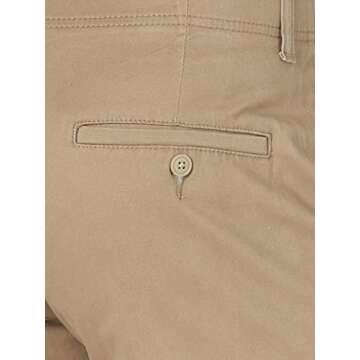 Lee Men's Extreme Motion Flat Front Shorts for Comfort & Style