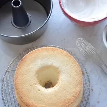 Wilton Advance Select Non-Stick Angel Food Cake Pan, 9.5 Inch, 2-Piece, Steel, Silver