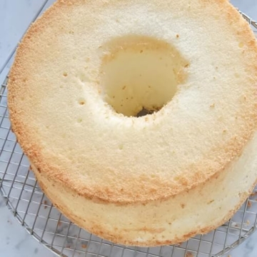 Wilton Advance Select Non-Stick Angel Food Cake Pan, 9.5 Inch, 2-Piece, Steel, Silver