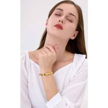 Elegant Cubic Zirconia Bangle for Women - Versatile Bracelet