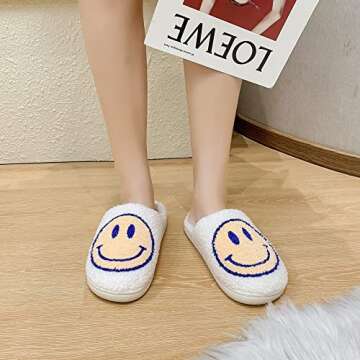 PLMOKN Cute Smile Face Furry Slippers for Women