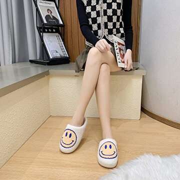 PLMOKN Cute Smile Face Furry Slippers for Women