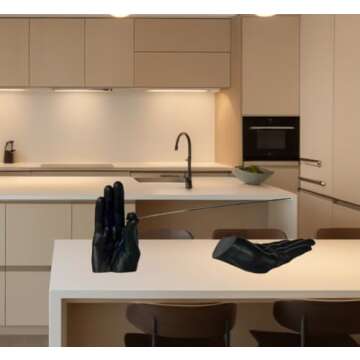 Hand Incense Holder - Incense Burner Ash Catcher, Handcrafted Incense Stick Holder with Ash Catcher, Artisan Incense Burner for Meditation & Yoga (Black)