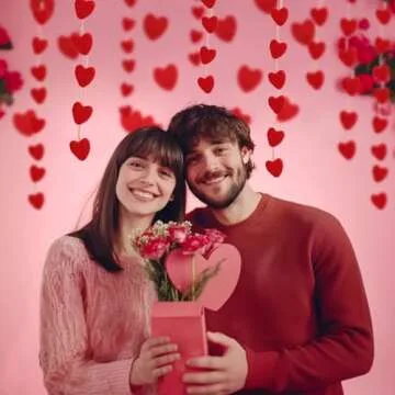 Noverlife 20PCS Valentines Felt Hearts, 1.7inch Heart Wool Balls for Crafts Red Felt Balls Pom Pom Balls for Felt Ball Garland, Felt Heart Ornaments Wool Felt Balls for Art Projects & Valentine Decor