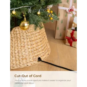 Stylish Scalloped Christmas Tree Collar for Elegant Decor