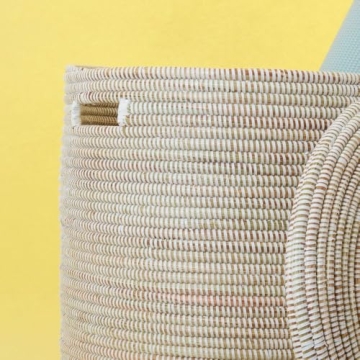 Elegant Storage Basket with Lid - Eco-Friendly Design