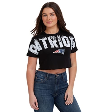 FOCO NFL New England Patriots Women's Distressed Wordmark Crop Top