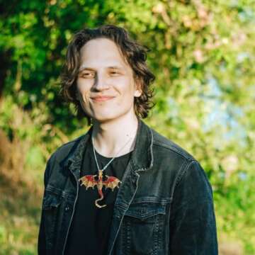 Gothic Dragon Necklace Crystal Enamel Dragon Pendant Necklace Vintage Dragon Animal Necklace Cartoon Flying Dragon Necklace Halloween Christmas Birthday Jewelry for Men and Women (Red)