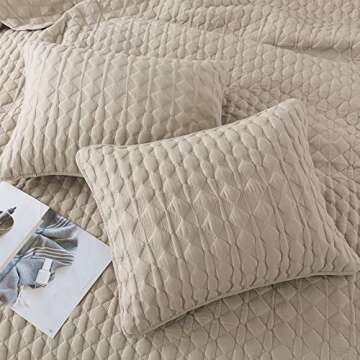 Beige Quilt Queen Bedding Set - Lightweight 3-Piece Design
