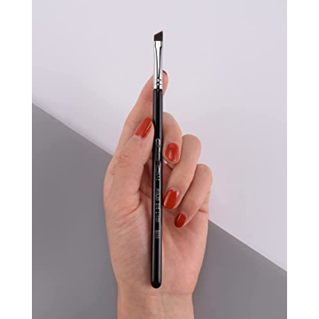 Fine Angled Eyeliner Brush for Precise Eye Makeup