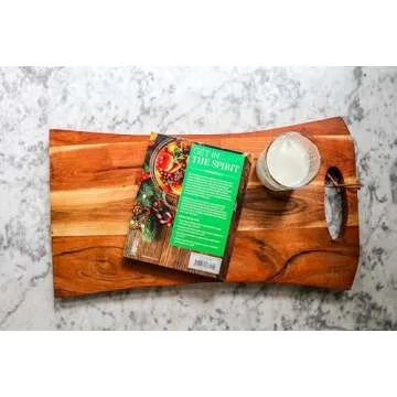 Holiday Cocktails: Over 100 Simple Cocktails to Celebrate the Season (Effortless Holiday Drinks For Intimate Gatherings and Big Crowds)