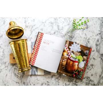 Holiday Cocktails: Over 100 Simple Cocktails to Celebrate the Season (Effortless Holiday Drinks For Intimate Gatherings and Big Crowds)