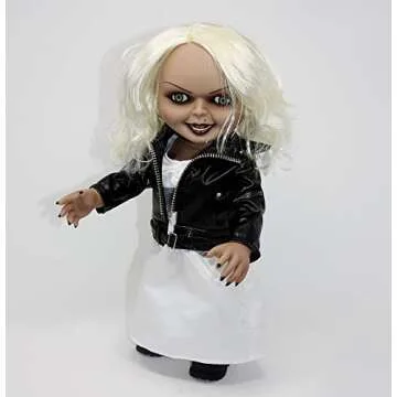 Close Up Bride of Chucky 15" Talking Tiffany Doll