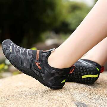 UBFEN Kids Water Shoes Quick Dry Lightweight Aqua Socks