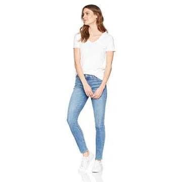 Amazon Essentials Women's Classic-Fit Short-Sleeve V-Neck T-Shirt, Pack of 2, White, Large