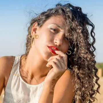 Charming Gold Bow Earrings for Women - Perfect for Gifting and Styling