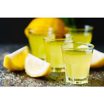 Hand-painted Jar 'LEMON' filled with Limoncello of Sorrento (Made in Italy) with n° 2 Glasses