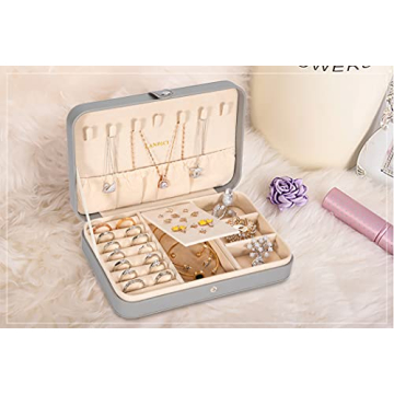 Stylish LANDICI Jewelry Box - Perfect for Travel