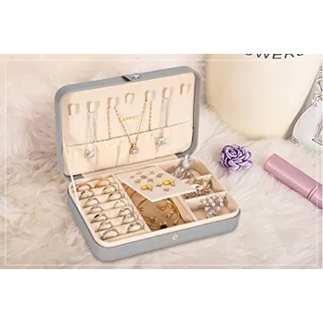 Stylish LANDICI Jewelry Box - Perfect for Travel