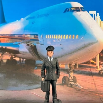 Safari Ltd. People TOOB 7 Heroes - Fun Educational Play Set