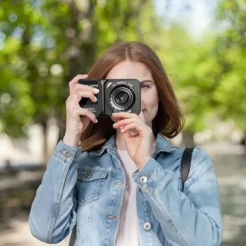 QUOLODOO 4K Digital Camera with Dual Screens & 18X Zoom