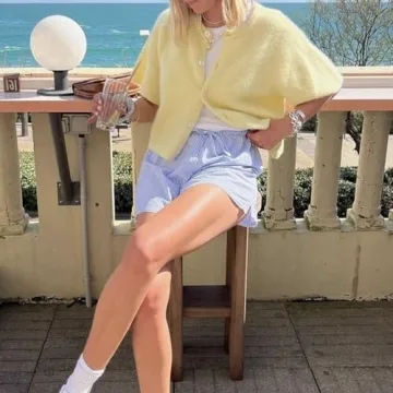 Trendy Women Y2k Crop Knit Cardigan T-Shirt for Fashionistas