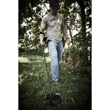 MINELAB Equinox 800 Multi-Frequency Waterproof Metal Detector