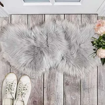 Mudder 2 Pieces Heart Shaped Rug Faux Room Fluffy Carpet Heart Shaped Door Mat for Room Bedroom, 12 x 16 Inch(Gray)
