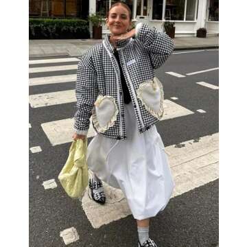 Wyeysyt Women's Cropped Puffer Jacket Winter Gingham Snap Plaid Short Padded Coats with Pockets(Black-M)