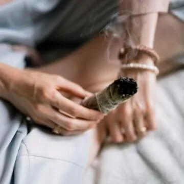 GloFX White Sage Bundles - 3 Pack - Sage Smudge Stick for Home Cleansing Incense Healing Meditation and California Smudge Sticks Rituals - 4 Inch