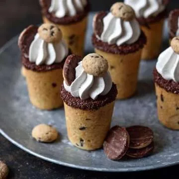 Vidotim Shot Glass Silicone Molds 9-Cavity Round, Silicone Baking Set For Chocolate, Candy,Ice Cube Trays for Freezer Green