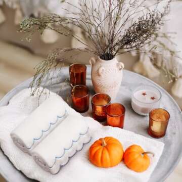 Hahafelt 2 Pcs Scalloped Hand Towels 100% Cotton Hand Towels for Bathroom 15.75 x 27.56 Inch 500 GSM Cute Soft Absorbent Embroidered for Hotel Spa Sport Yoga(Blue)