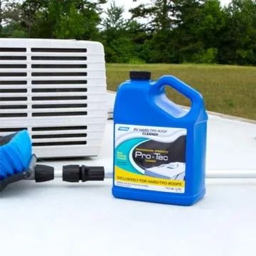 Camco Pro-Tec Cleaner for TPO Roof Deep Cleaning Solution