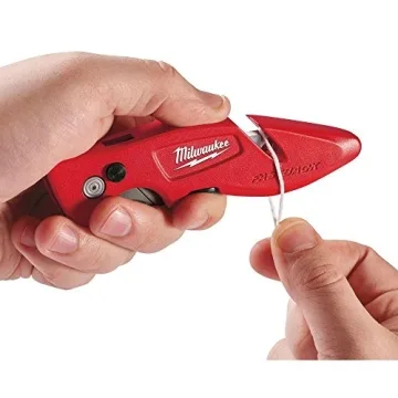 Milwaukee Utility Knife with 50 Durable Blades - Fastback Flip