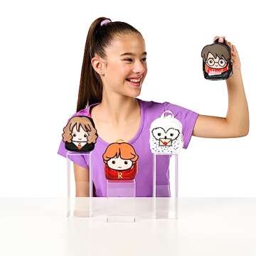 REAL LITTLES Harry Potter Wizarding World Backpack with 6 Micro Stationery Surprises Inside! 4 to Collect - Harry Potter, Hermione Granger, Ron Weasley and Hedwig - Styles May Vary