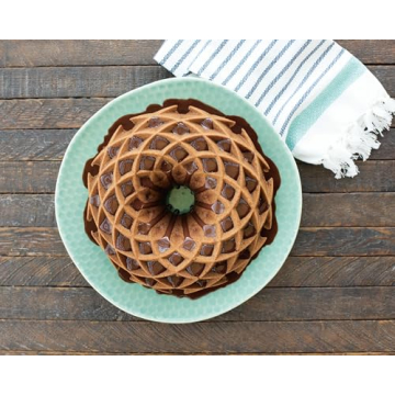 Nordic Ware Jubilee Bundt Pan - Elegant 10 Cup Design